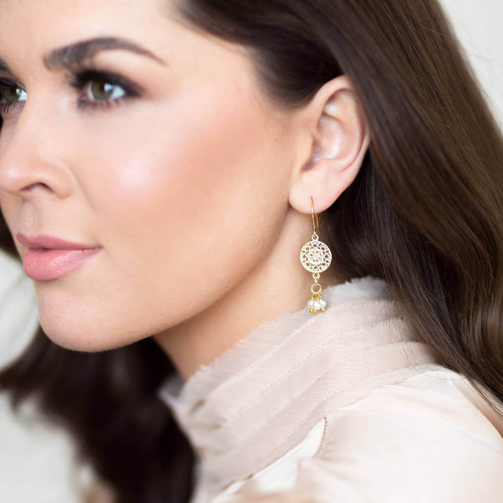 Joy Gold Filigree Triple Pearl Ohrringe Perlen