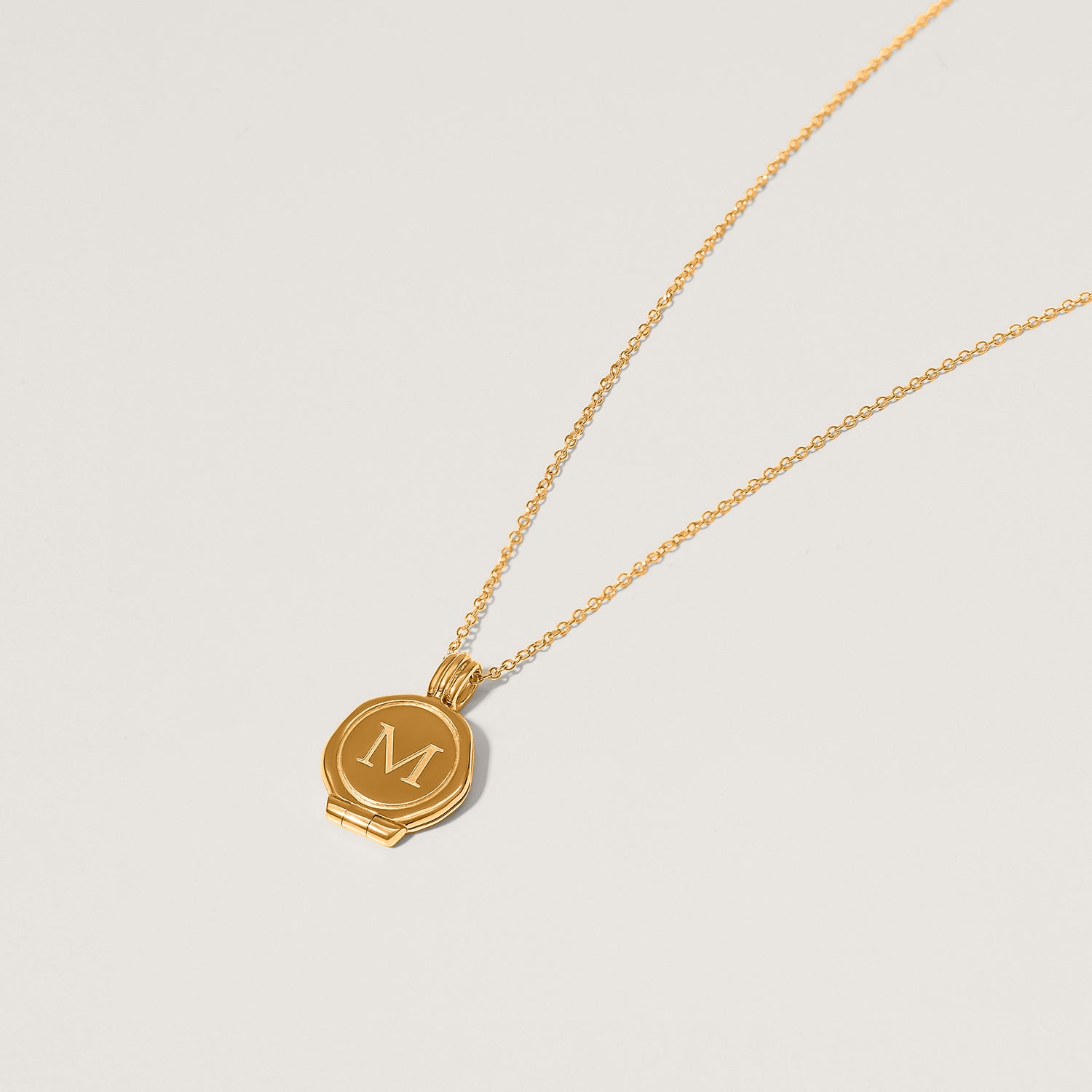 Stilnest Seal Medaillon Halskette Gold Vermeil 45 cm gravierbar