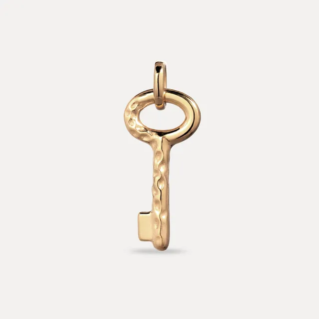 Stilnest Key Charm Anhänger Gold Vermeil texturiert
