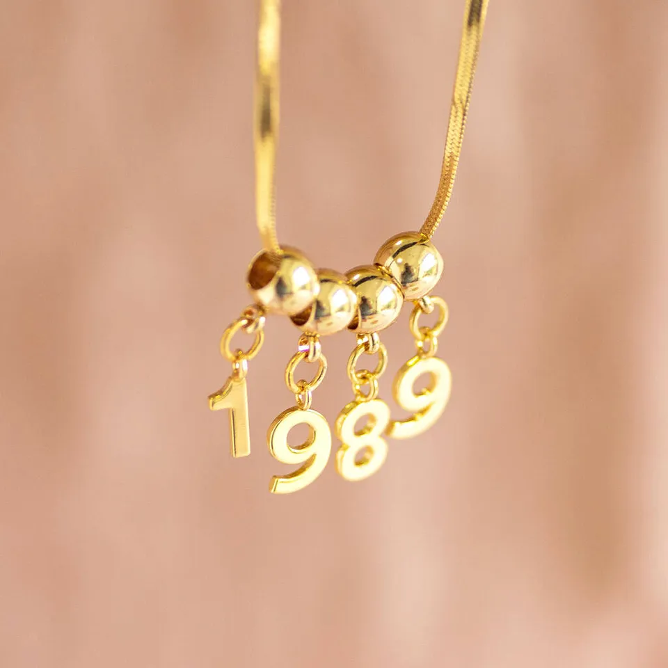 Joy by Corrine Smith Datum Halskette Gold Zahlen 40-45 cm