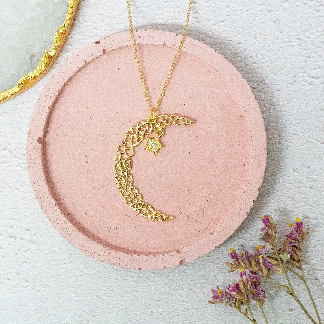 Joy by Corrine Smith Nova Mond Stern Halskette Gold limitiert