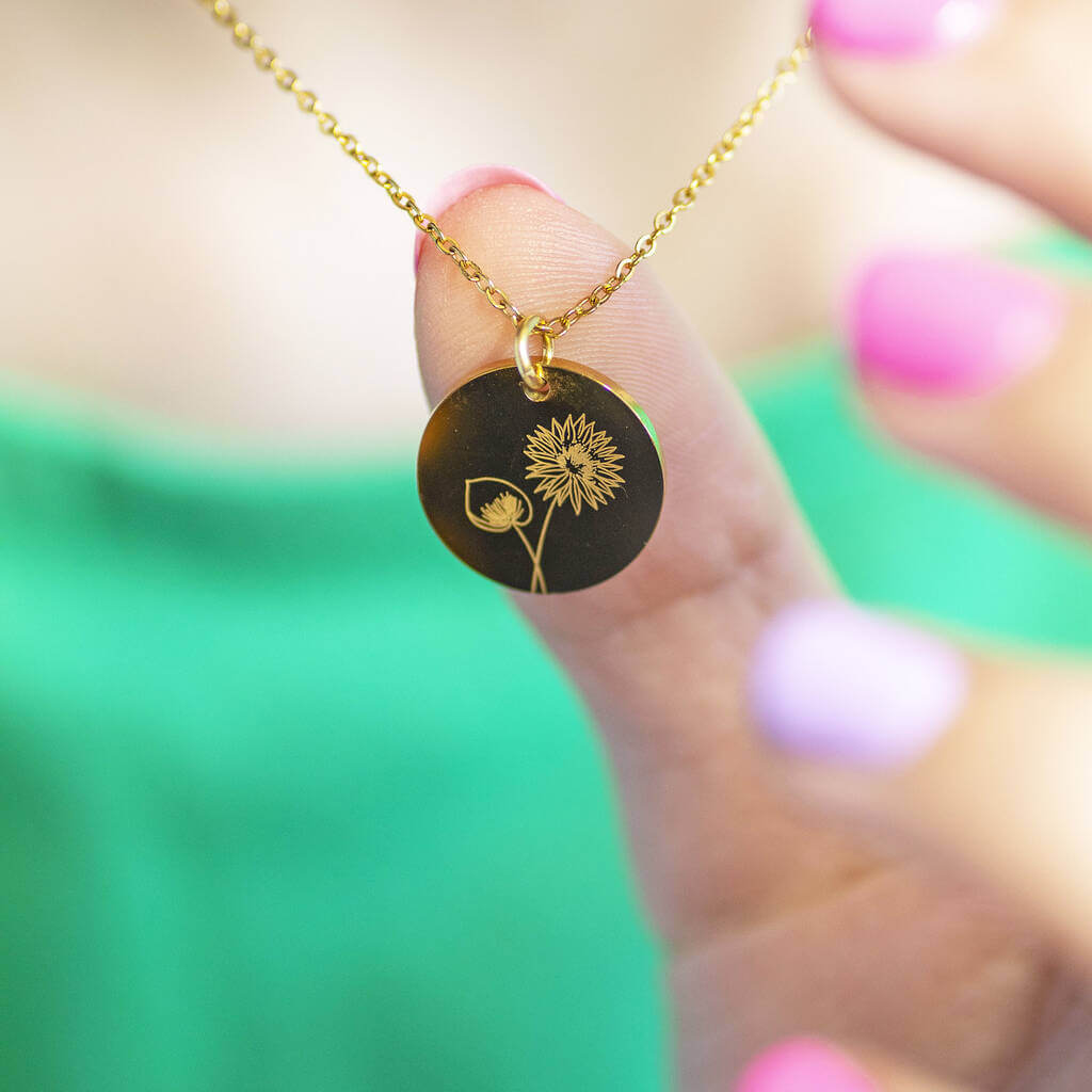 Joy by Corrine Smith Birth Flower Halskette Gold Gravur