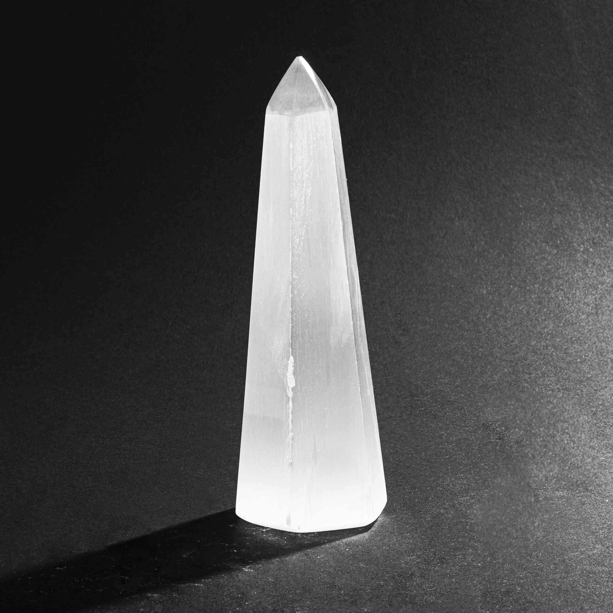 NKlaus Healing Crystals Selenit Obelisk Turm 14 cm Heilstein sechseckig