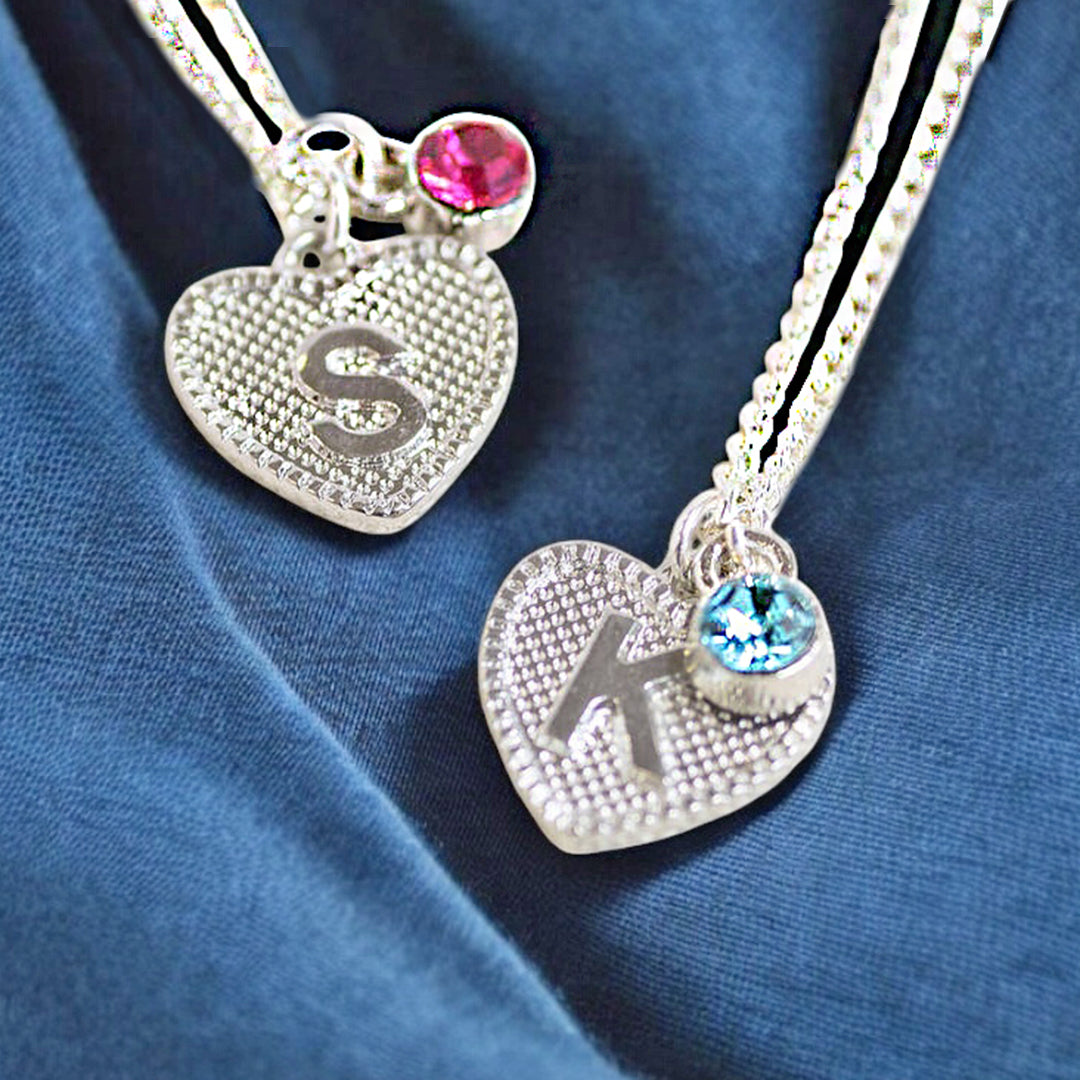 Joy by Corrine Smith Child's Initial Heart Halskette Gold Geburtsstein