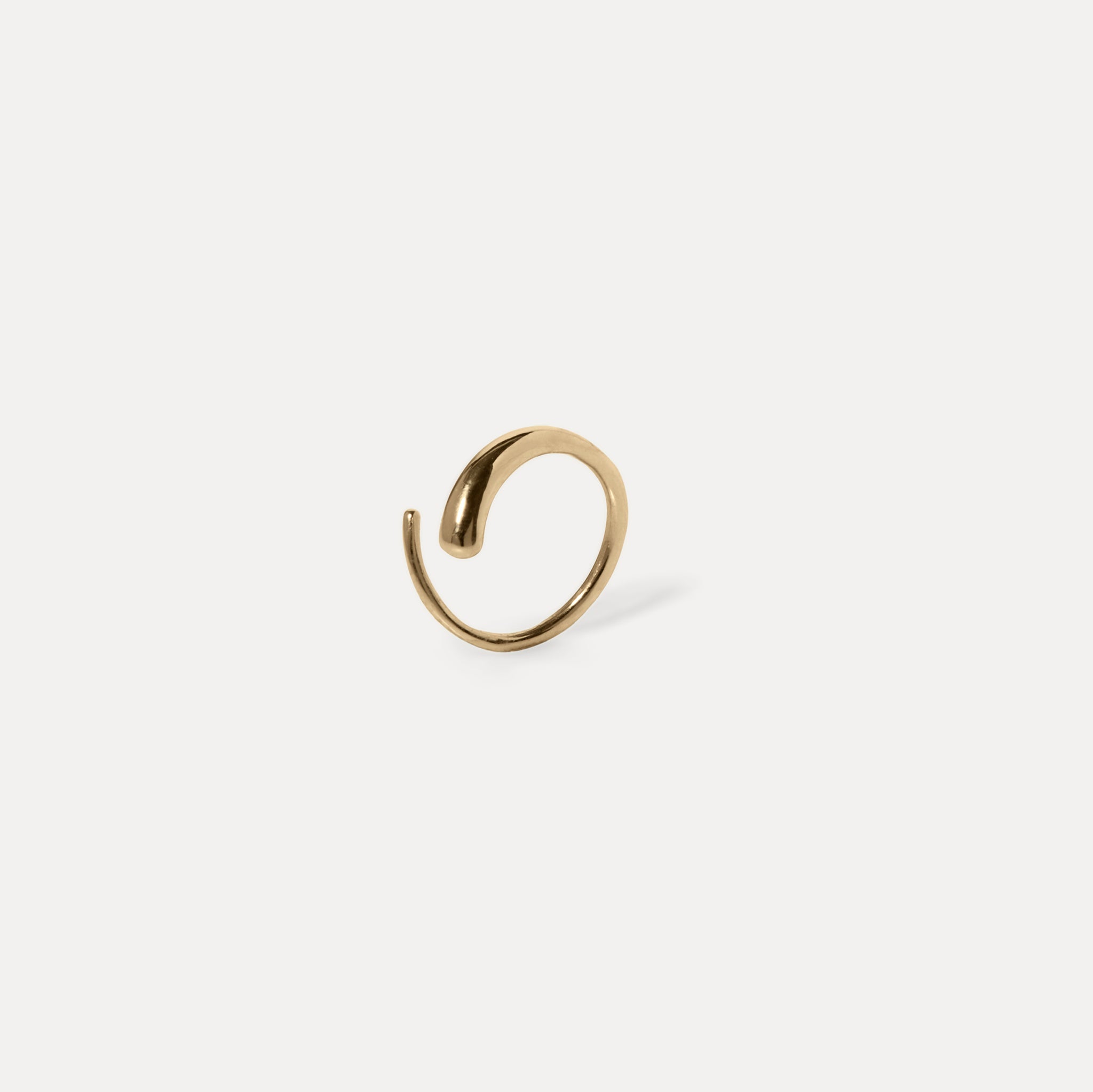 Stilnest Loop Huggies Single 585 Gold Ohrring Rechts