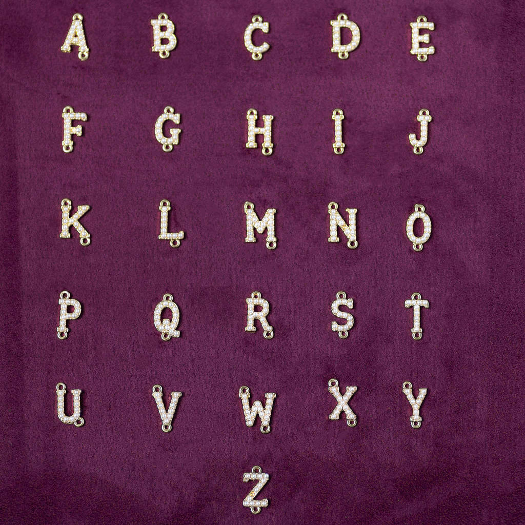 Joy by Corrine Smith Initial Halskette Gold Herz Perle