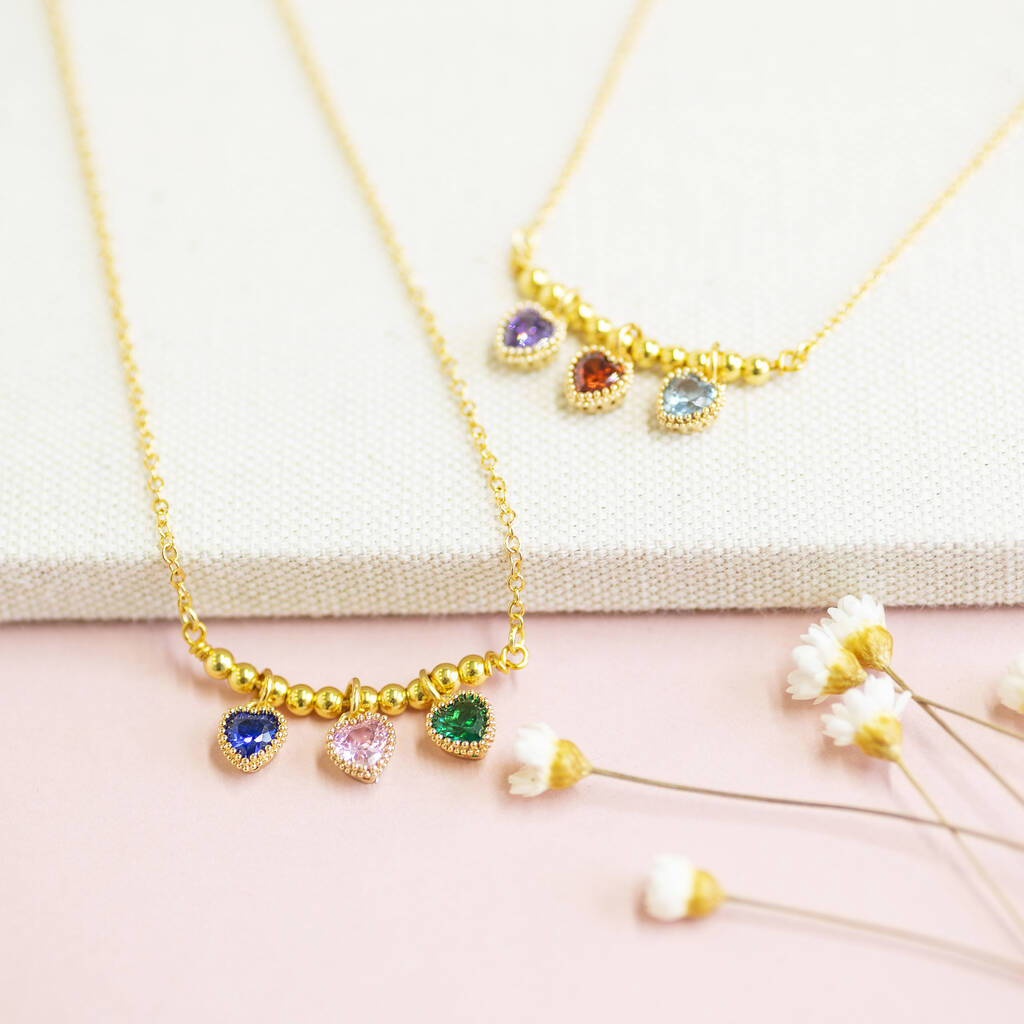 Joy by Corrine Smith Triple Heart Halskette Gold 3 Steine