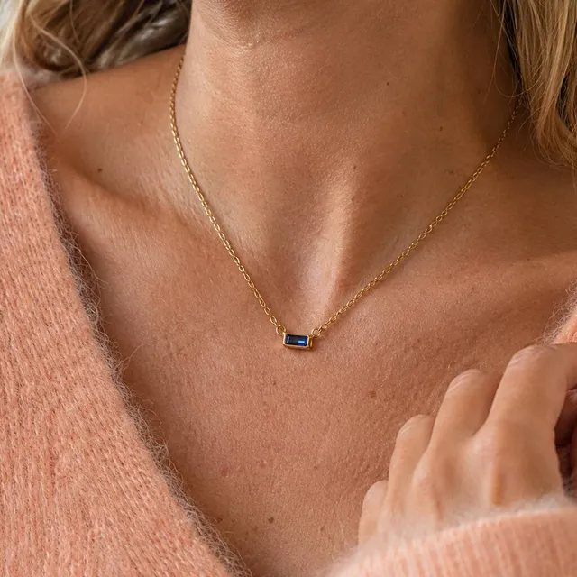 Joy by Corrine Smith Dainty Baguette Halskette Gold Geburtsstein
