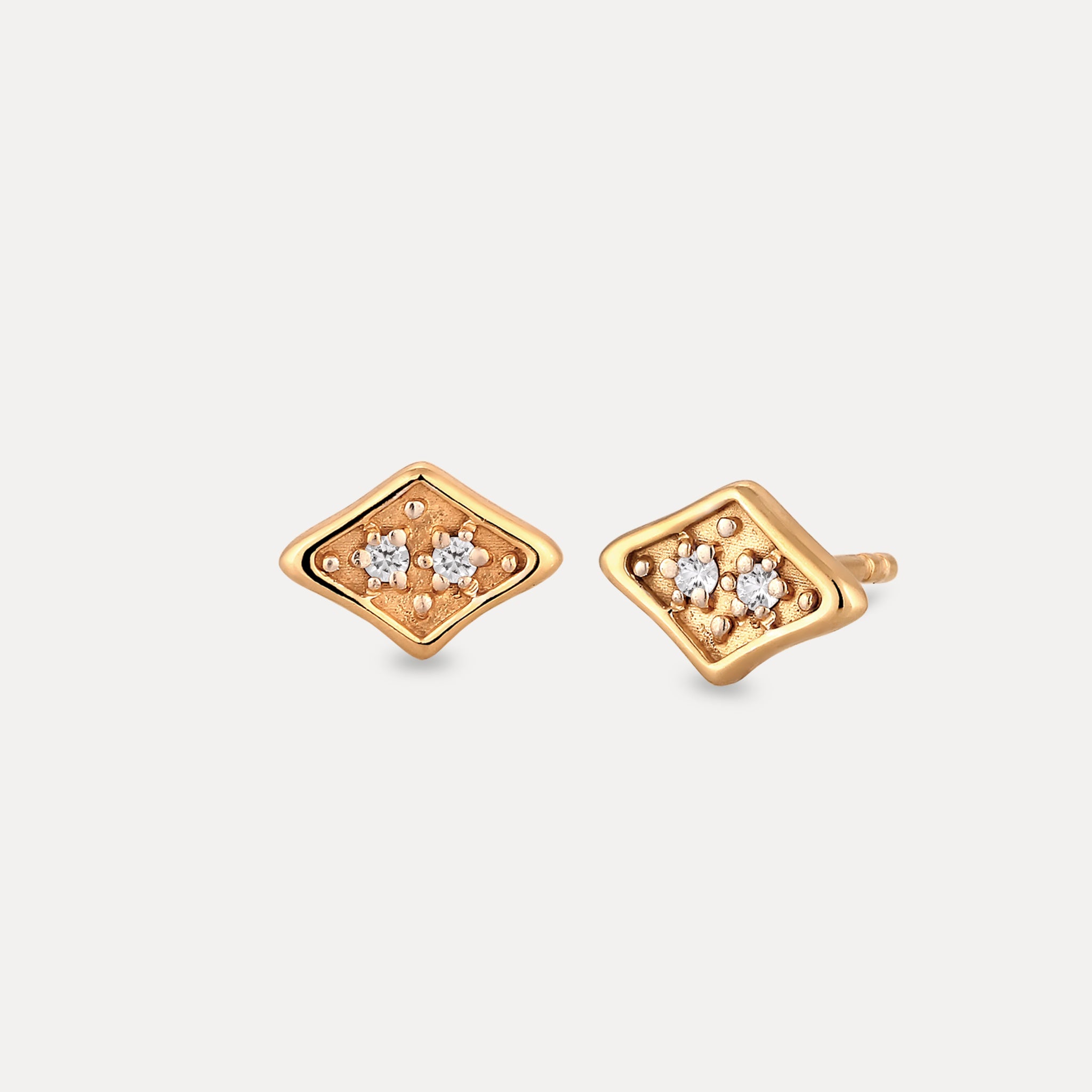 Stilnest Supernova Pavé Ohrstecker Weißer Saphir Gold