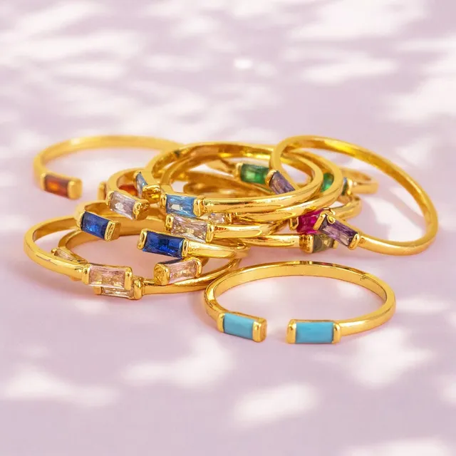 Joy by Corrine Smith Baguette Birthstone Stapelring Gold Kristall