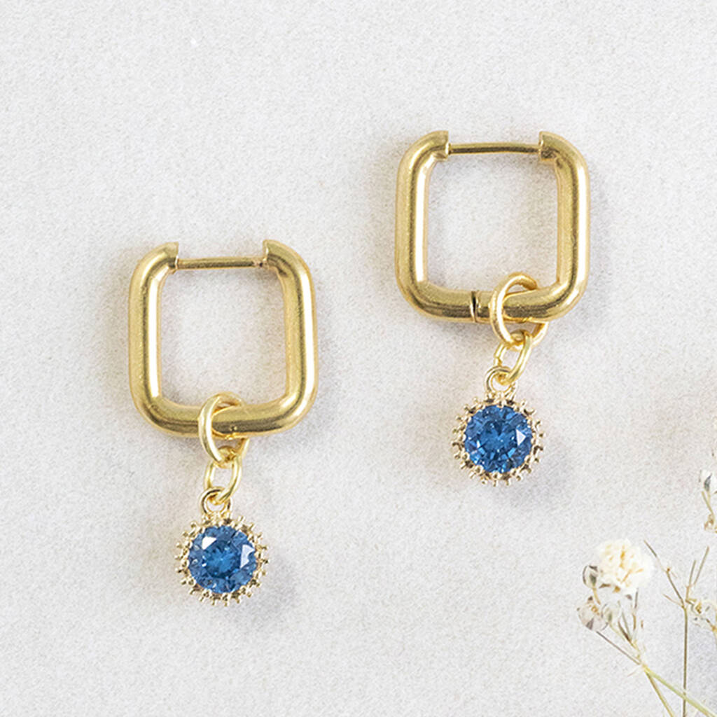 Joy by Corrine Smith Square Huggie Ohrringe Gold mit Geburtsstein