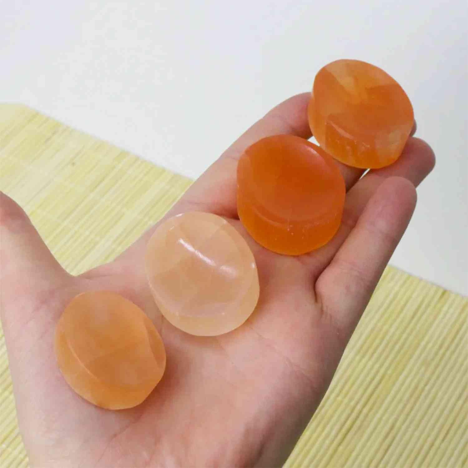 NKlaus Healing Crystals Oranger Selenit-Massagestein 4cm Edelstein