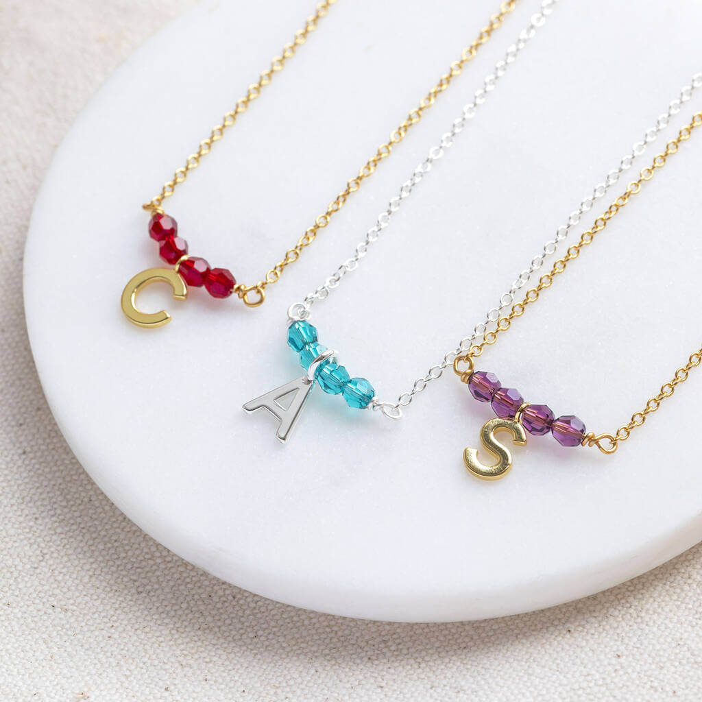Joy by Corrine Smith Birthstone Bar Halskette mit Initiale Gold