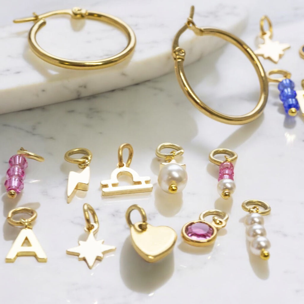 Joy by Corrine Smith Birthstone Hoop Ohrringe Gold mit Charms