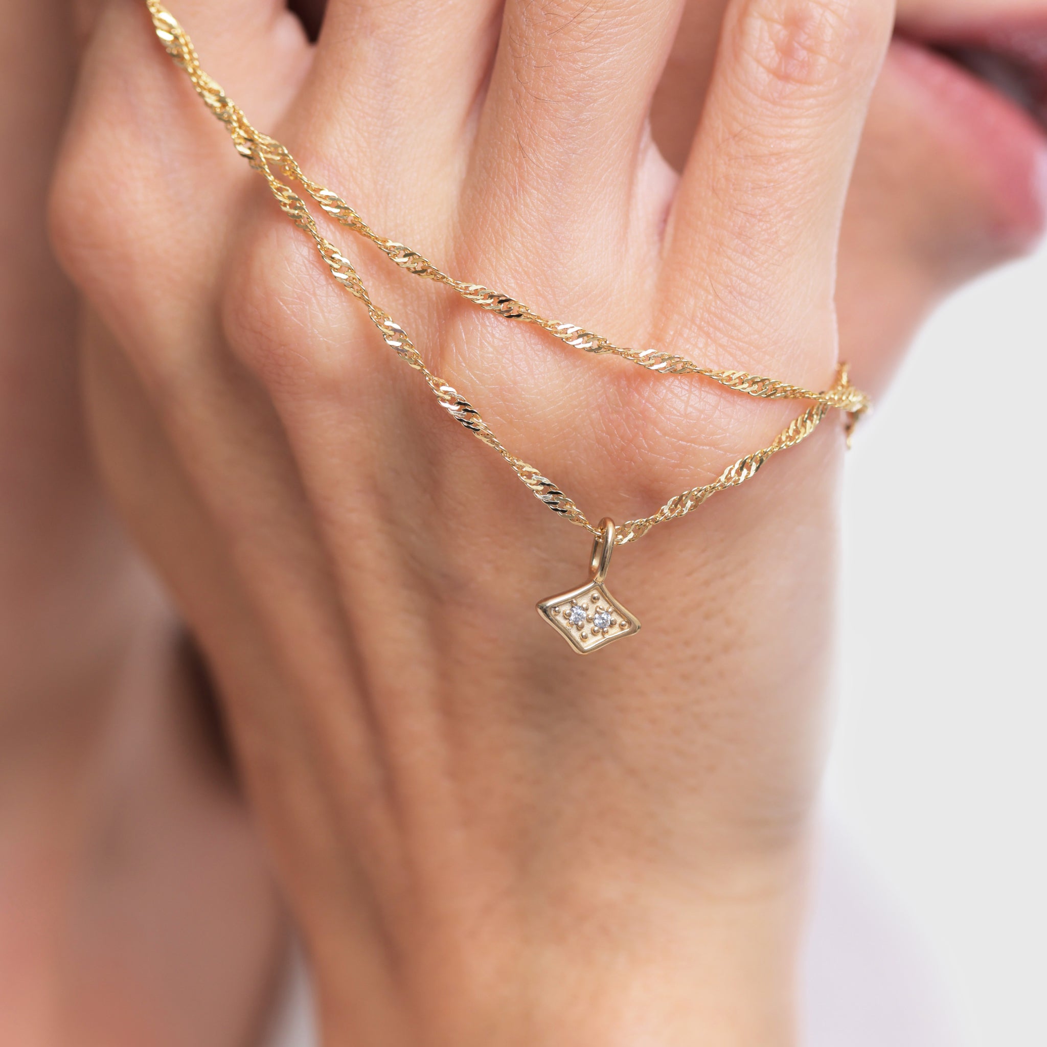 Stilnest Supernova Pavé Anhänger Weißer Saphir Gold