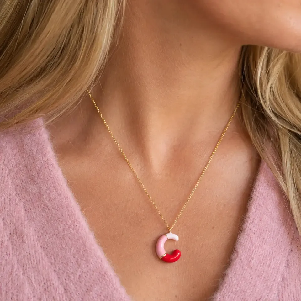 Joy by Corrine Smith Initial Halskette Gold Emaille Rosa A-Z
