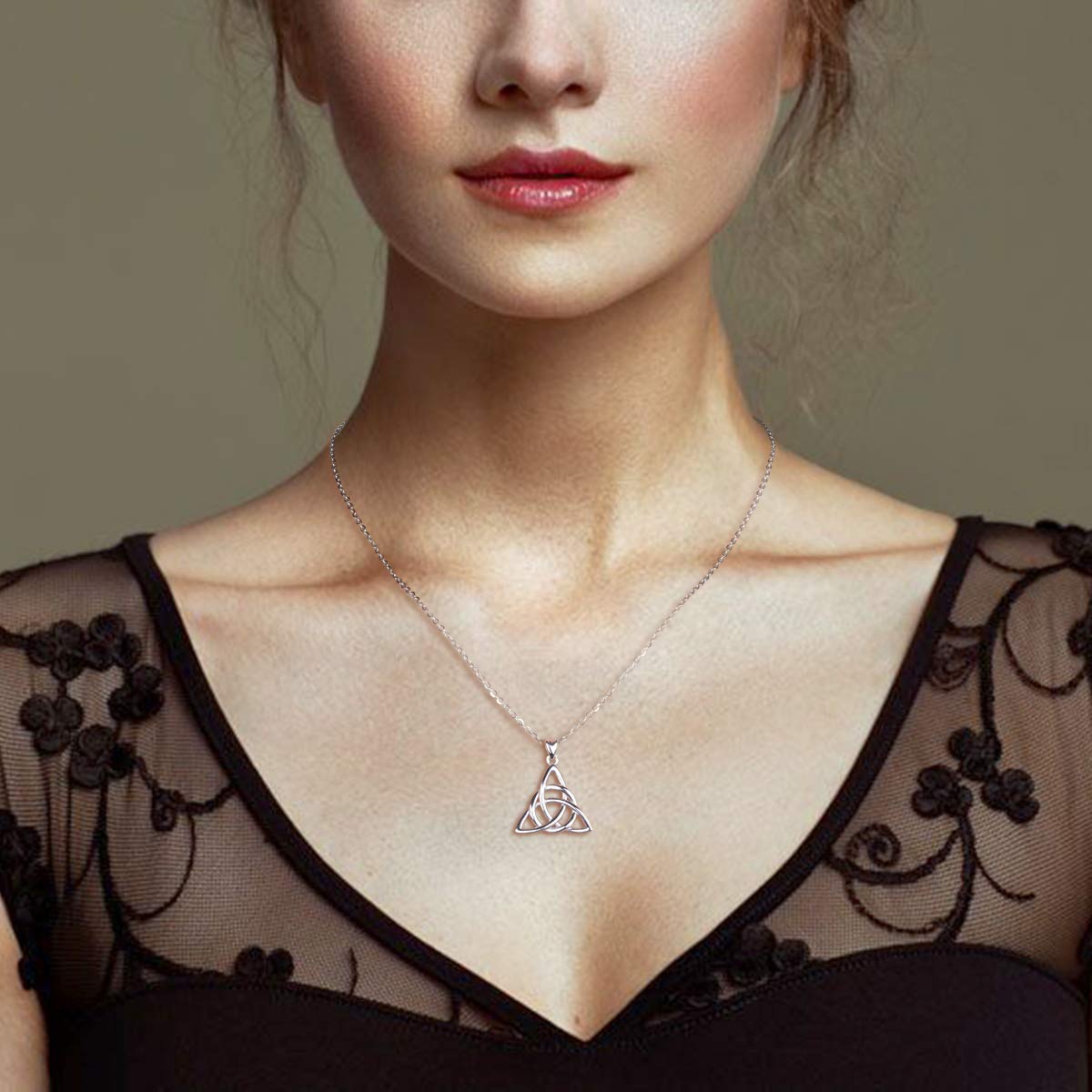 Eudora Harmony Bola Trinity Knoten Kette Silber 45,7cm