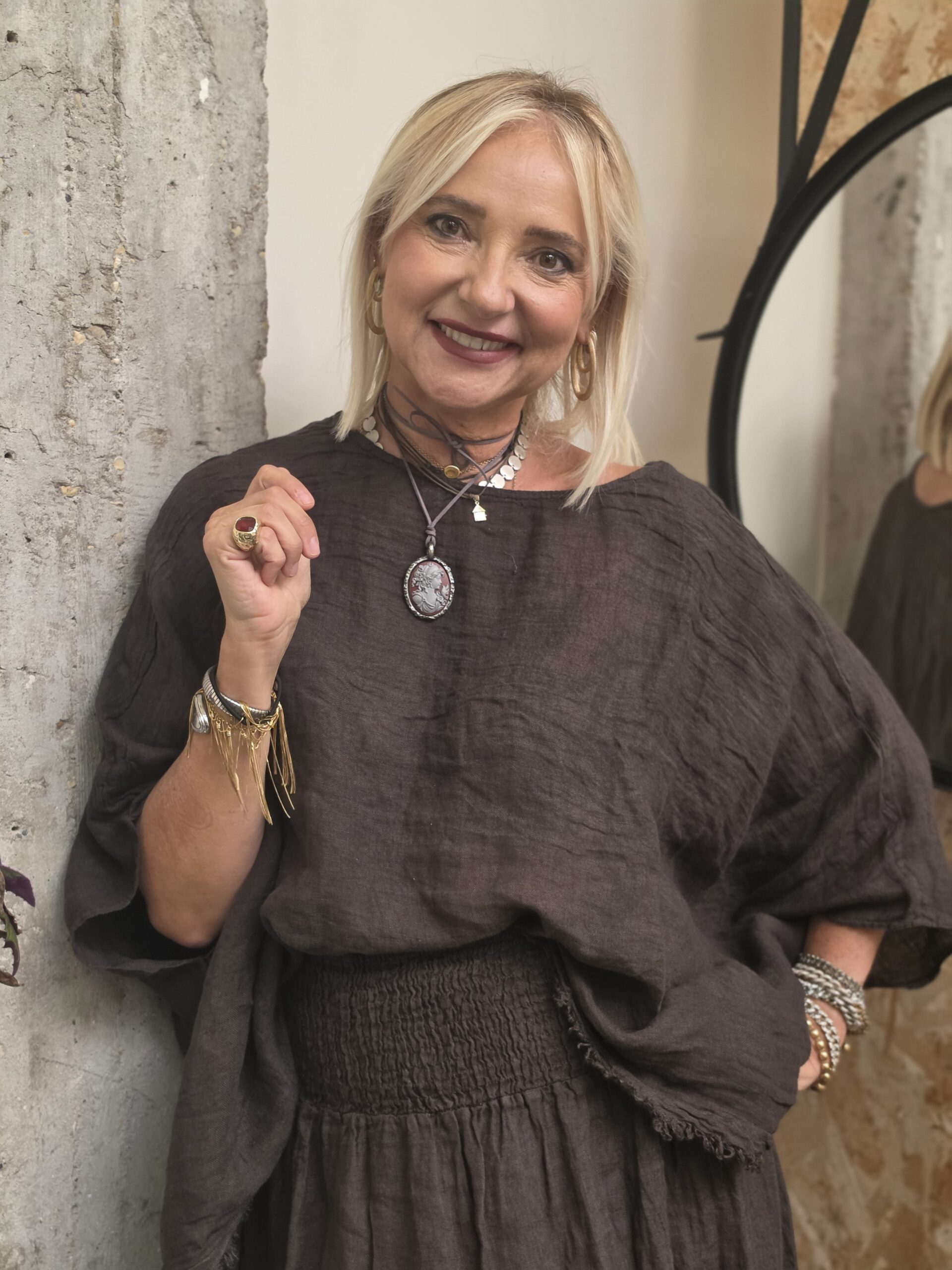 Alevá Bijoux Dark Lady Cammeo Anhänger Silber Bordeaux