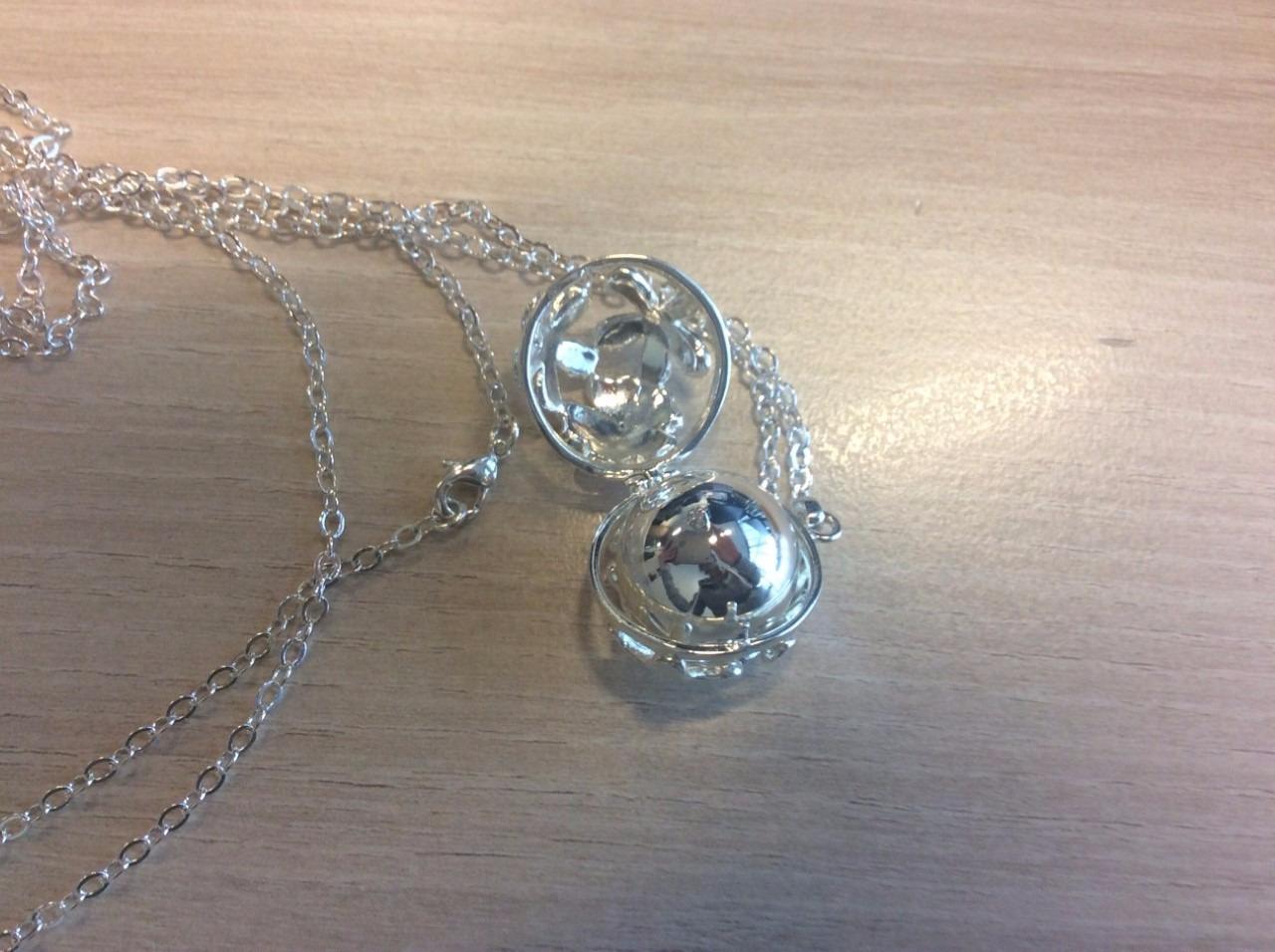 Eudora Harmony Bola Kette versilbert Klangkugel