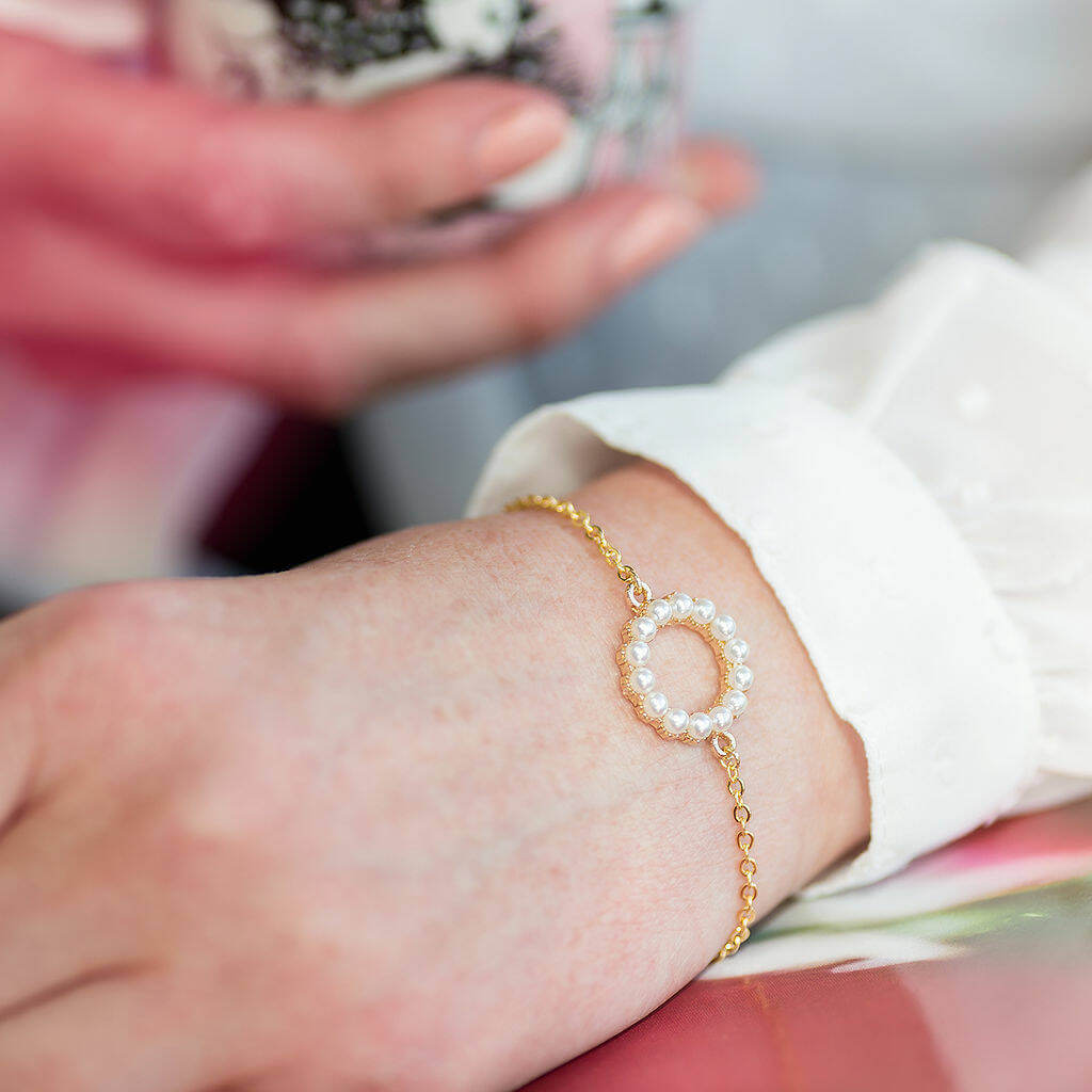 Joy by Corrine Smith Eternity Circle Perlen Armband Gold