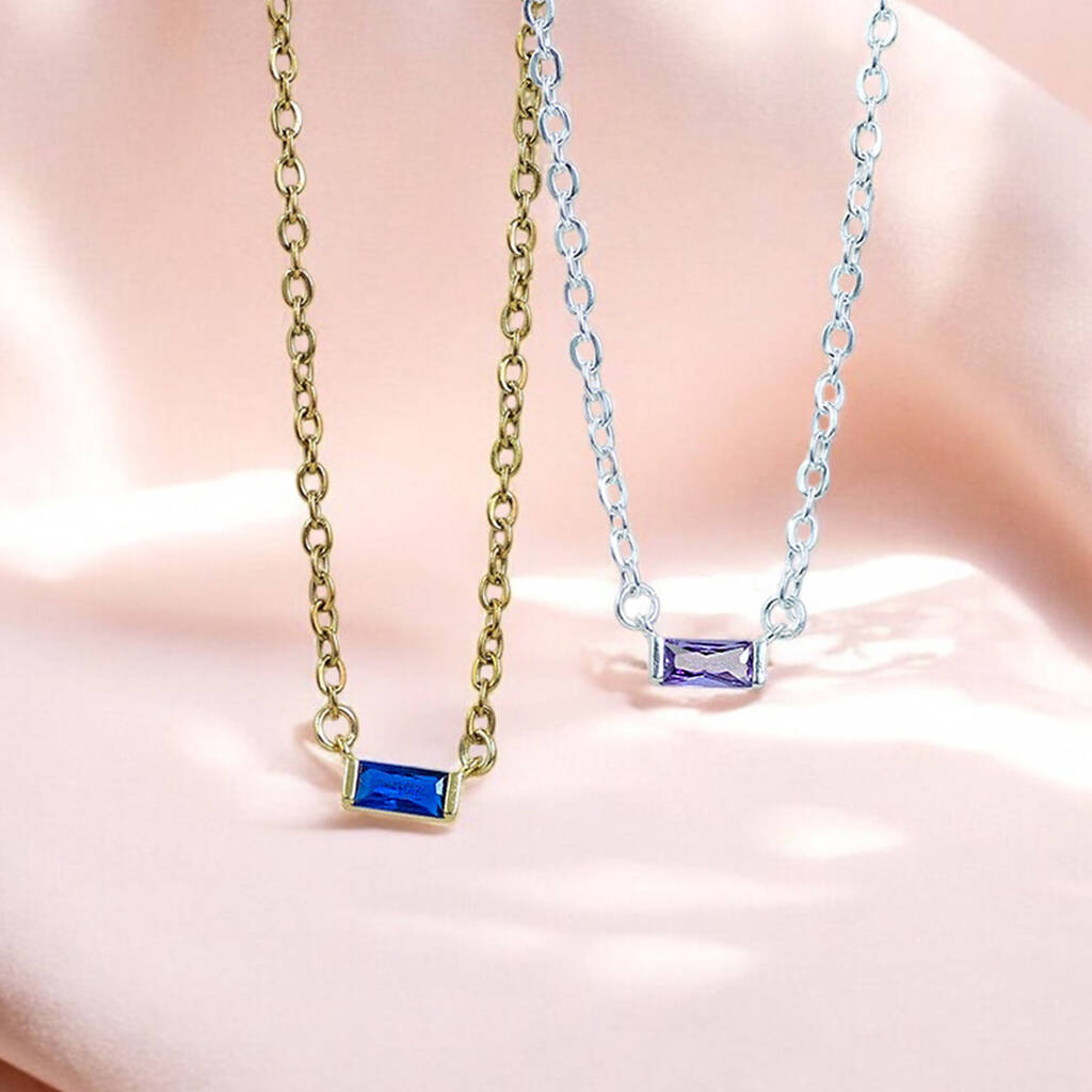 Joy by Corrine Smith Dainty Baguette Halskette Gold Geburtsstein