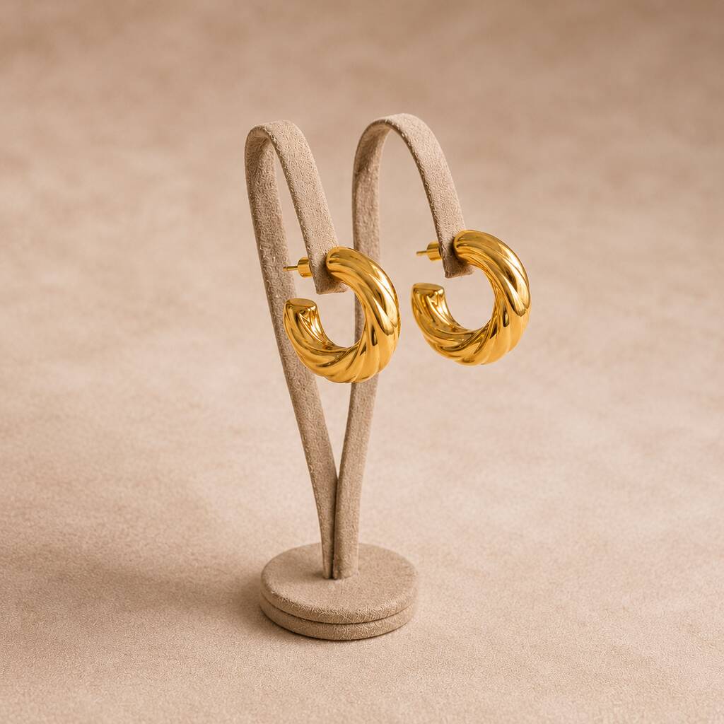 Joy by Corrine Smith Bold Twisted Creolen Gold 2,5 cm