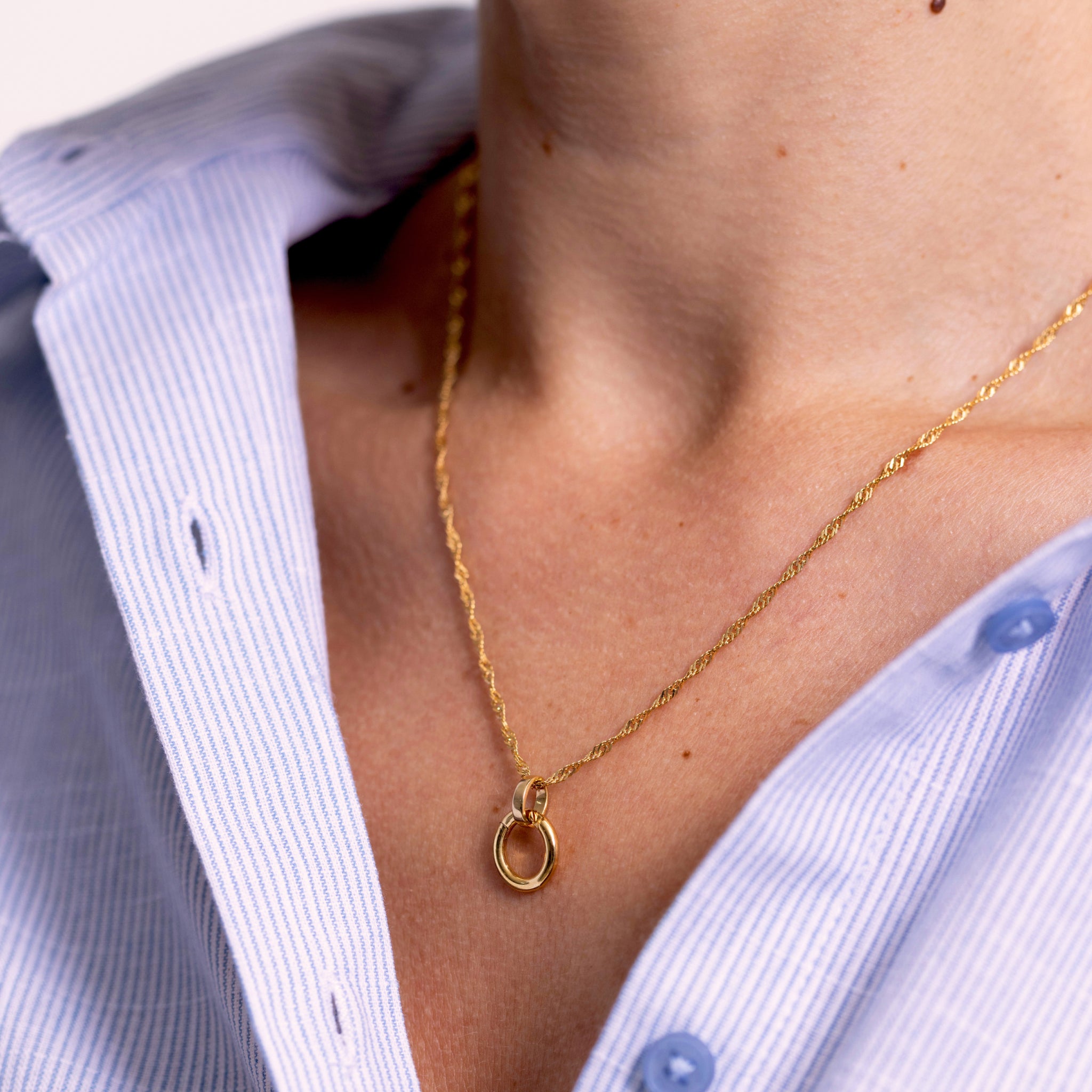 Stilnest Charm Anhänger 24k Gold Vermeil offen