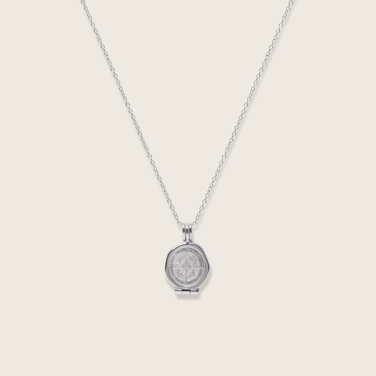 Stilnest Ad Astra Seal Medaillon Kette Gold Vermeil 45cm