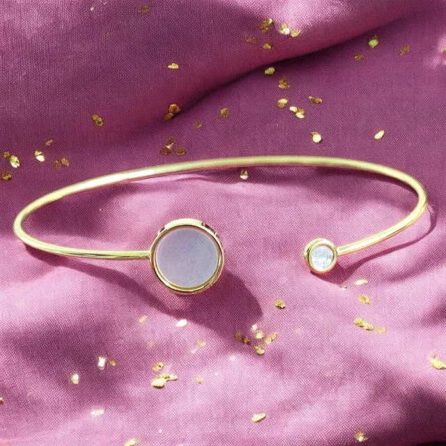 Joy by Corrine Smith Mother Of Pearl Armreif Gold