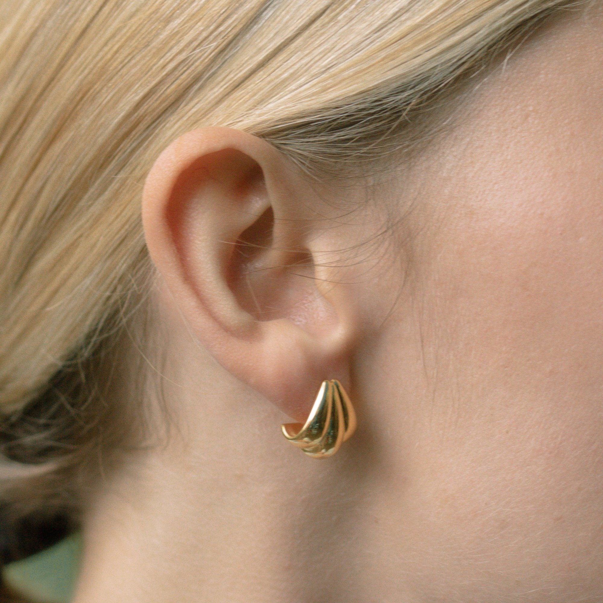 Stilnest Eden Citrus Clementine Huggies Gold Vermeil 16mm