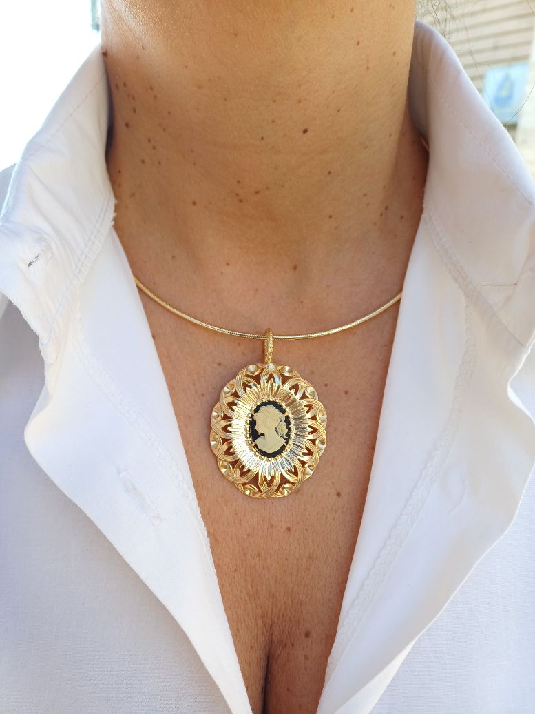 Alevá Bijoux Romeo Anhänger Gold Kamee 5 cm