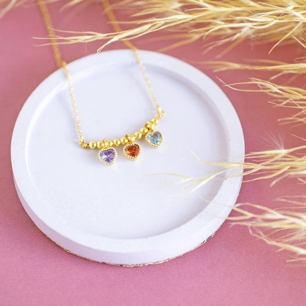 Joy by Corrine Smith Beaded Triple Heart Halskette Gold
