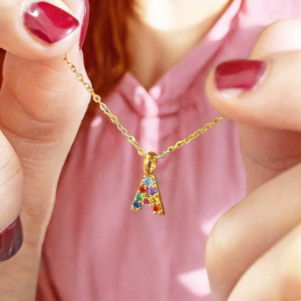 Joy by Corrine Smith Rainbow Initial Halskette Gold Zirkonia