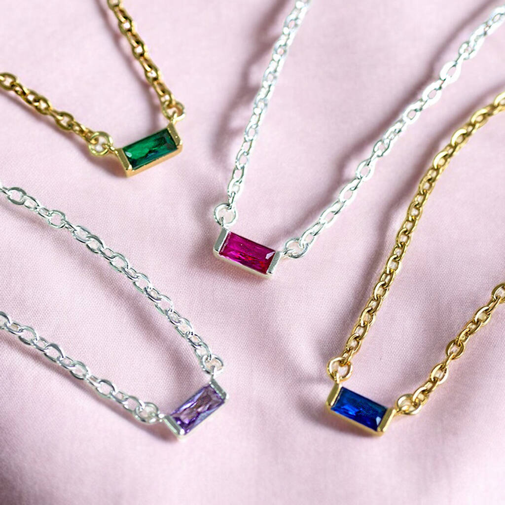 Joy by Corrine Smith Dainty Baguette Halskette Gold Geburtsstein