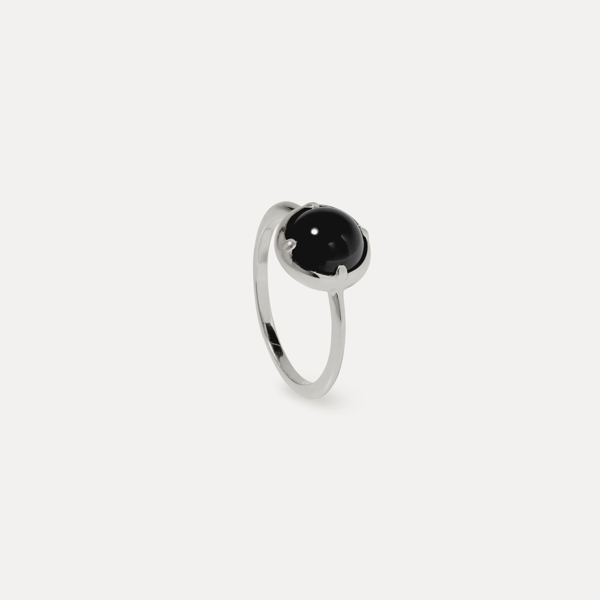 Stilnest Onyx Instants of Strength Ring Gold 52