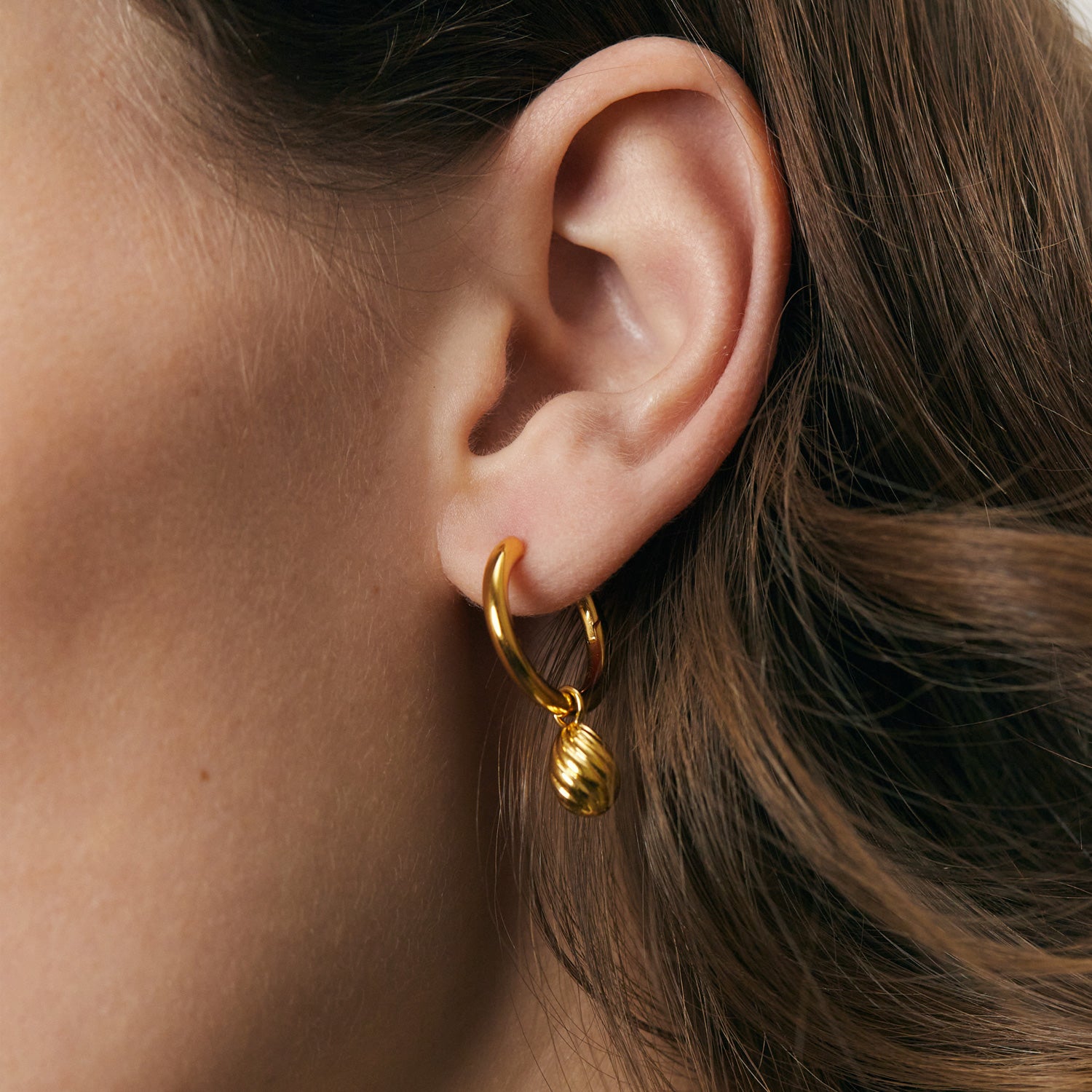 Stilnest Twisted Egg Charm Anhänger Gold