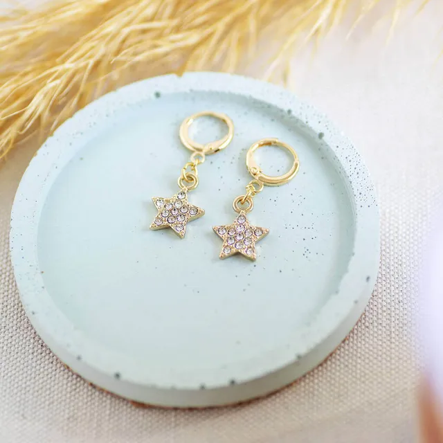 Joy by Corrine Smith Crystal Star Huggie Ohrringe Gold Kristall