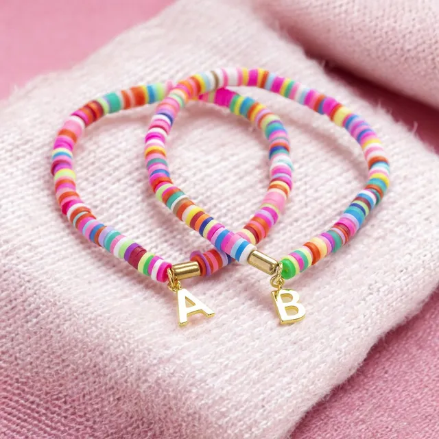 Joy by Corrine Smith Disc Stretch Armband Bunt Initial