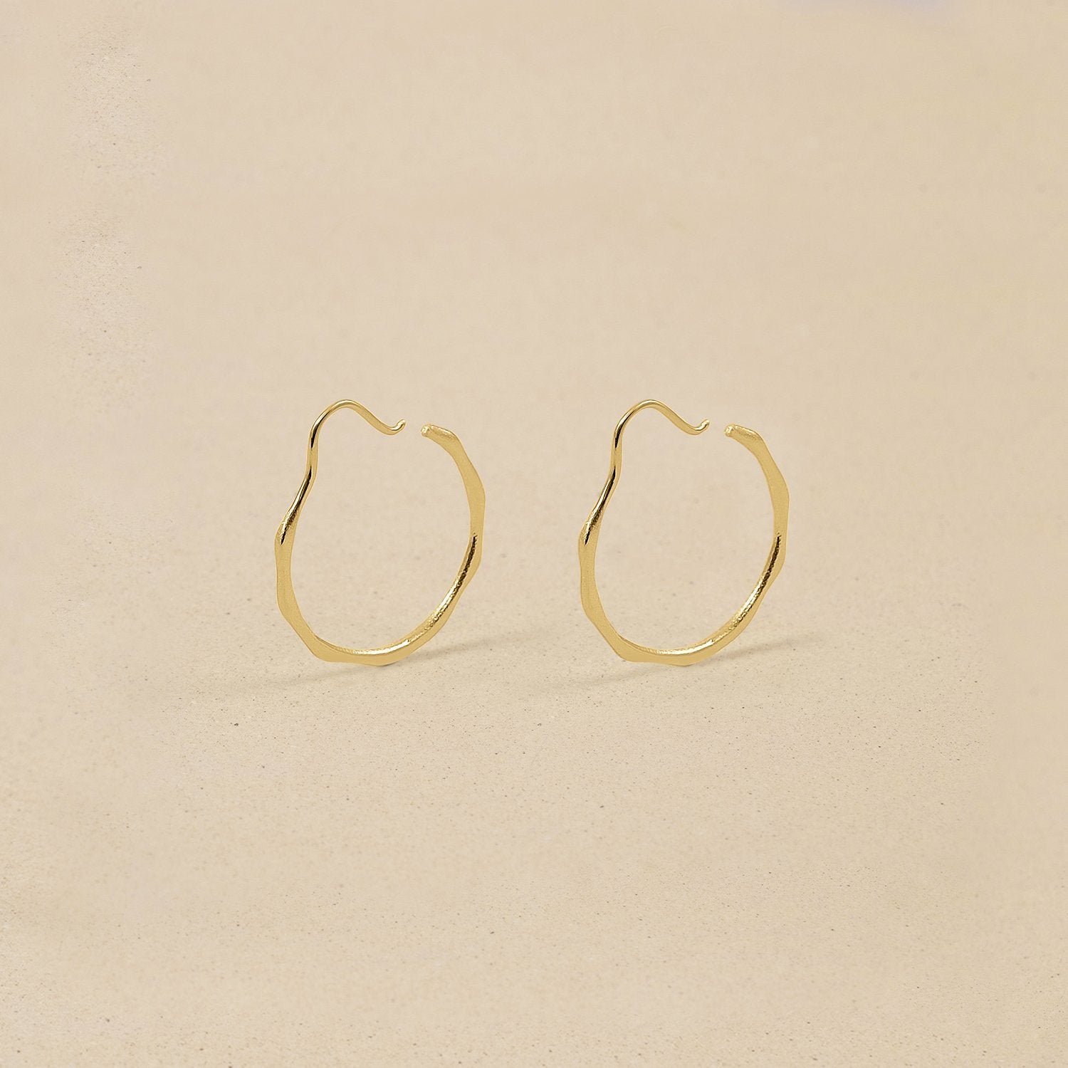Stilnest Fluid Creolen Ohrringe 585 Gold organisch