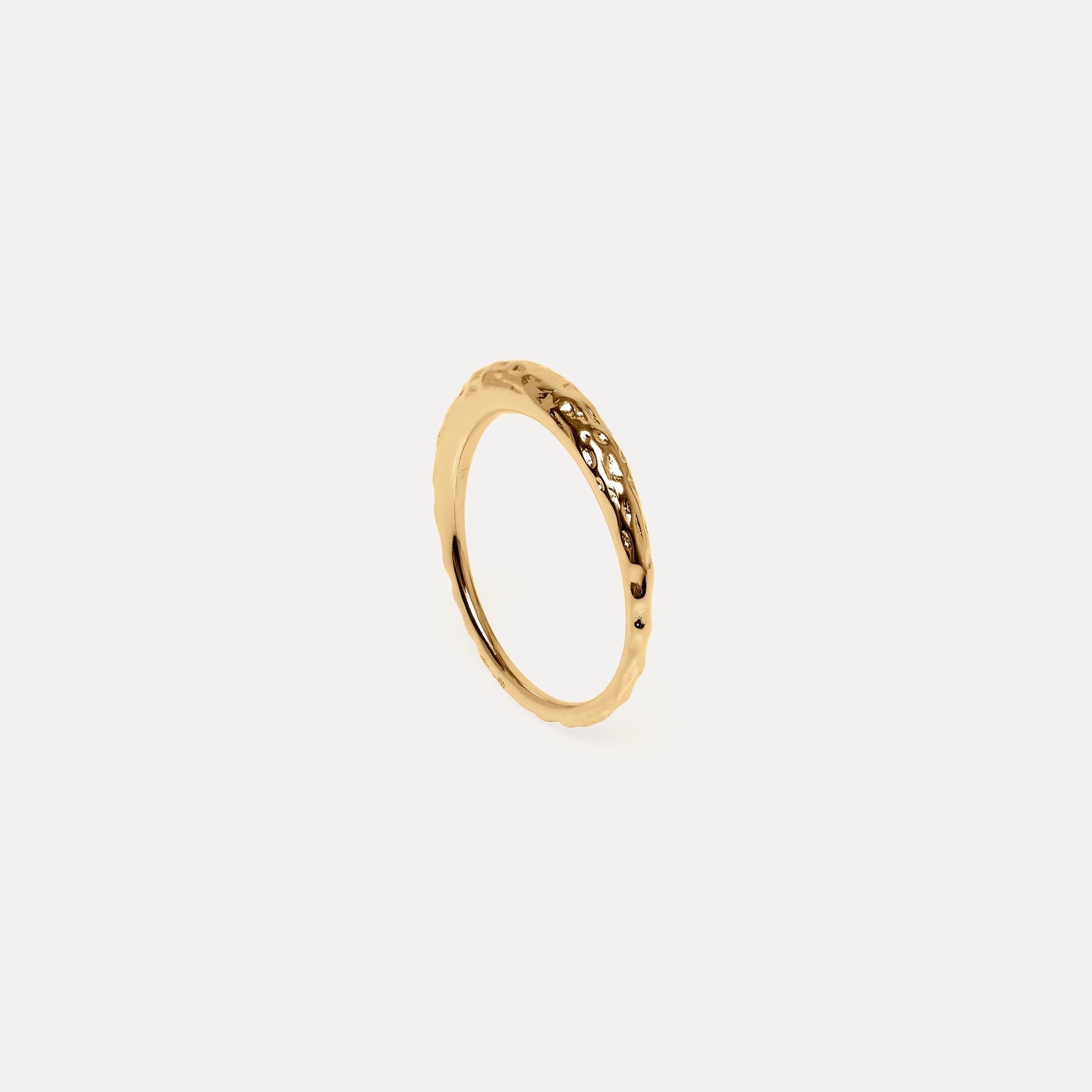 Stilnest Hammered Thin Bombé Ring 585 Gold Gehämmert