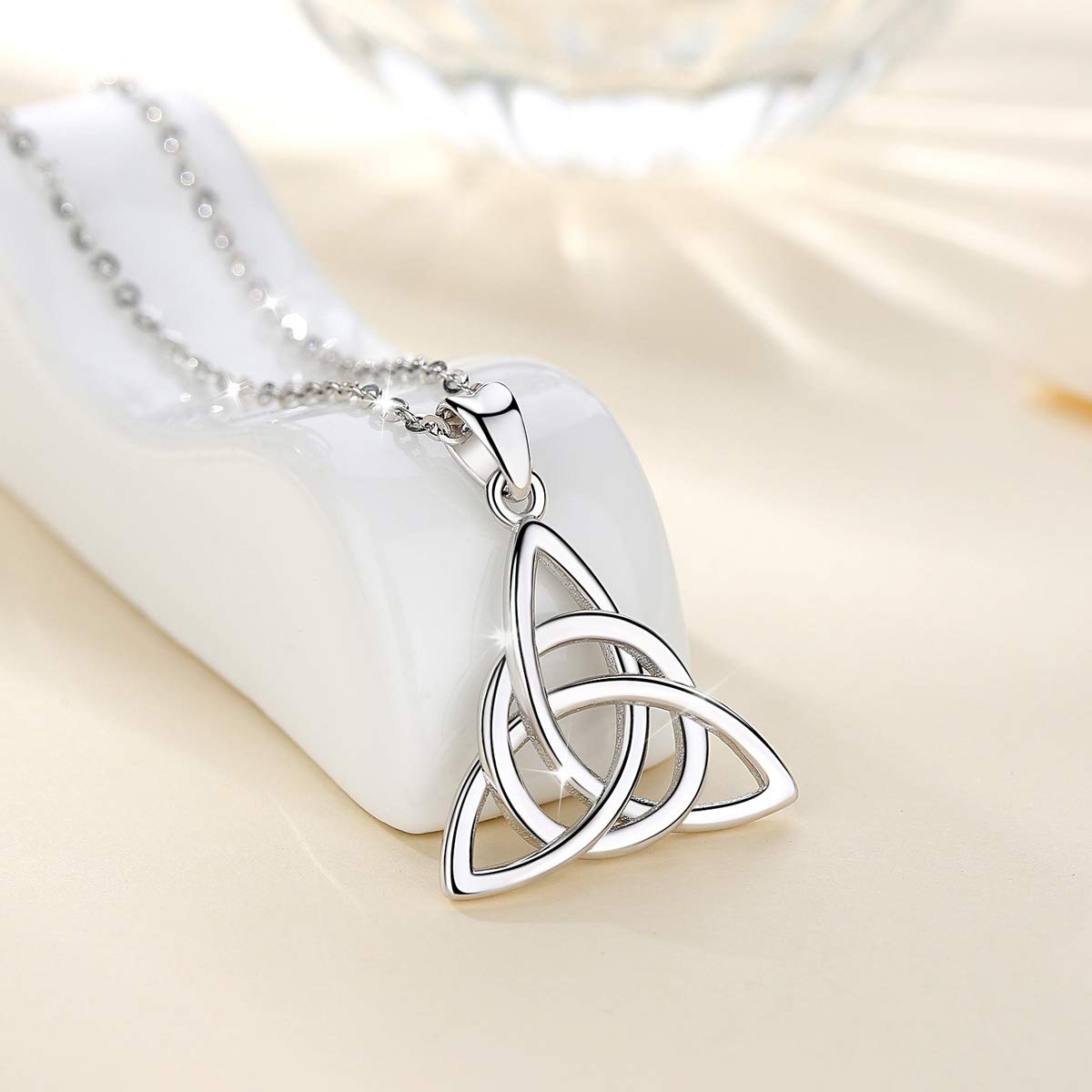Eudora Harmony Bola Trinity Knoten Kette Silber 45,7cm