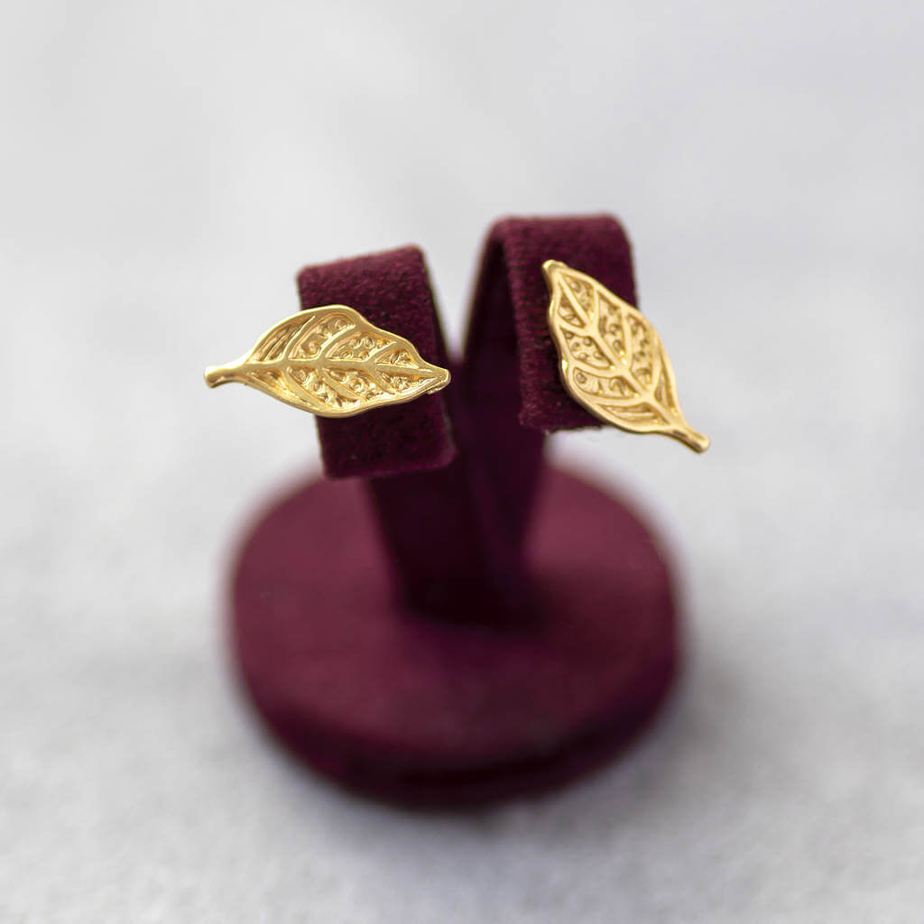Joy Earrings Gold Leaf Ohrstecker Gold matt 1,2cm