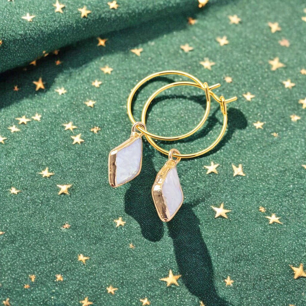 Joy by Corrine Smith Rhombus Pearl Hoop Ohrringe Gold 2 cm