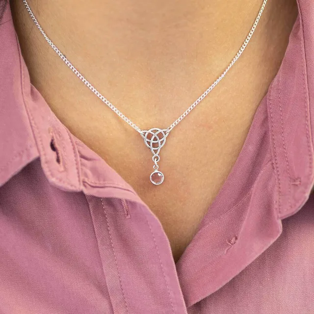 Joy by Corrine Smith Celtic Knot Halskette Silber Geburtsstein