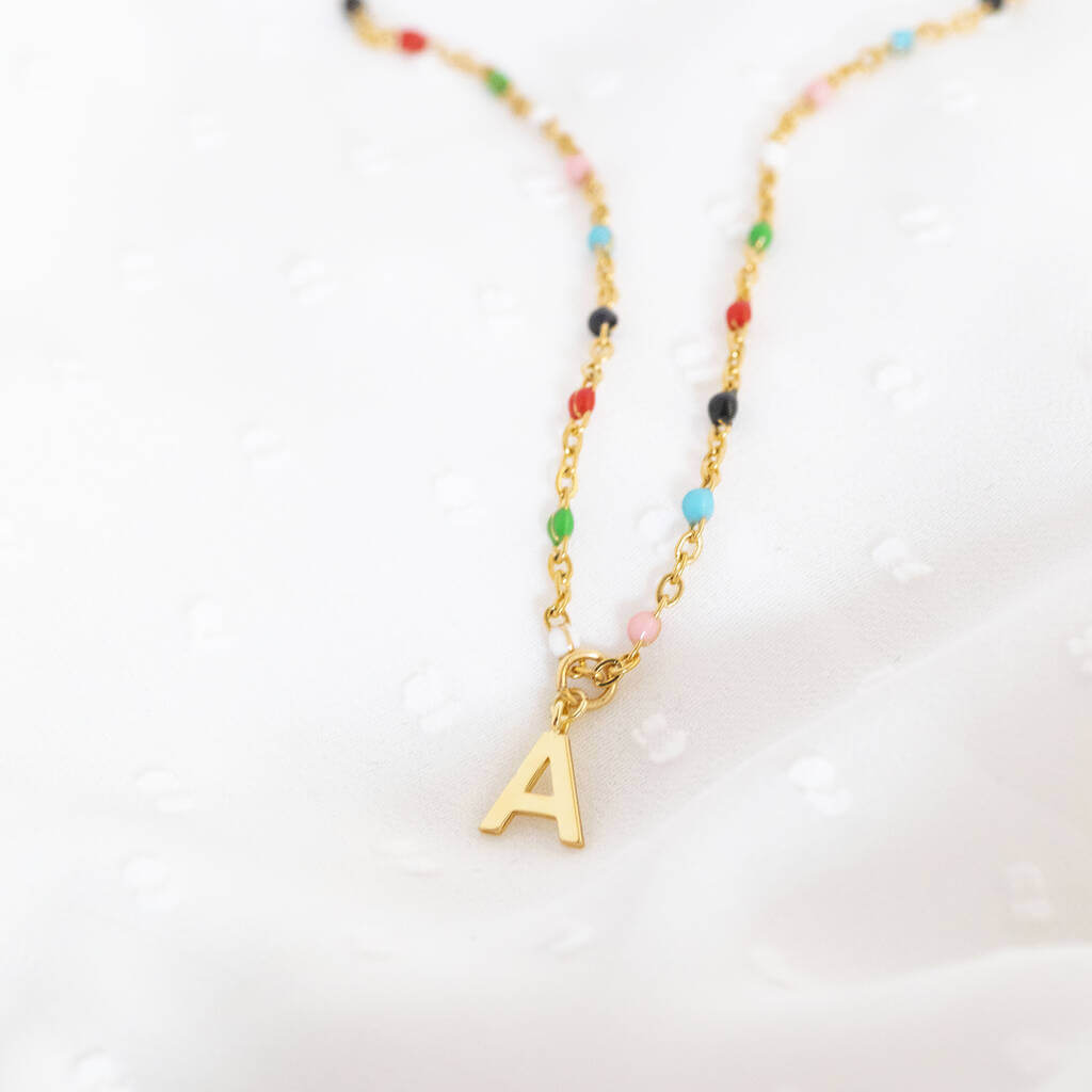 Joy Colourful Beaded Initial Halskette Gold 19 Zoll