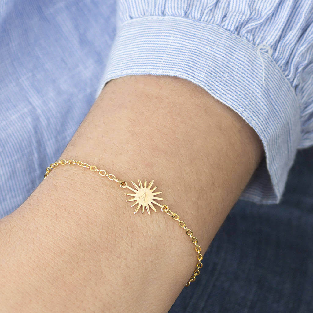 JOY by Corrine Smith Sunburst Armband Gold Initiale personalisiert