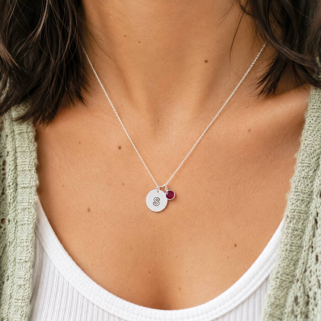 Joy by Corrine Smith Initial Disc Halskette Silber Geburtsstein