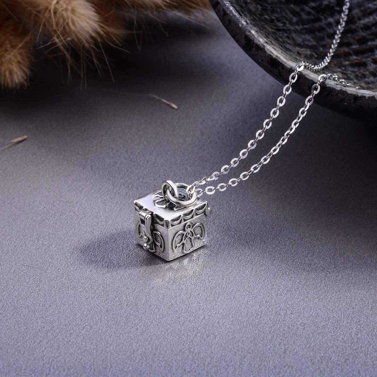 Eudora Harmony Liebe Schatztruhe Silber Halskette 45,7 cm
