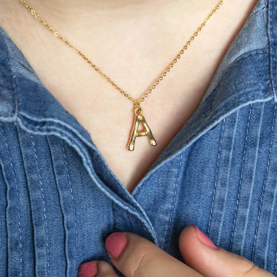 Joy by Corrine Smith Bamboo Initial Halskette Gold