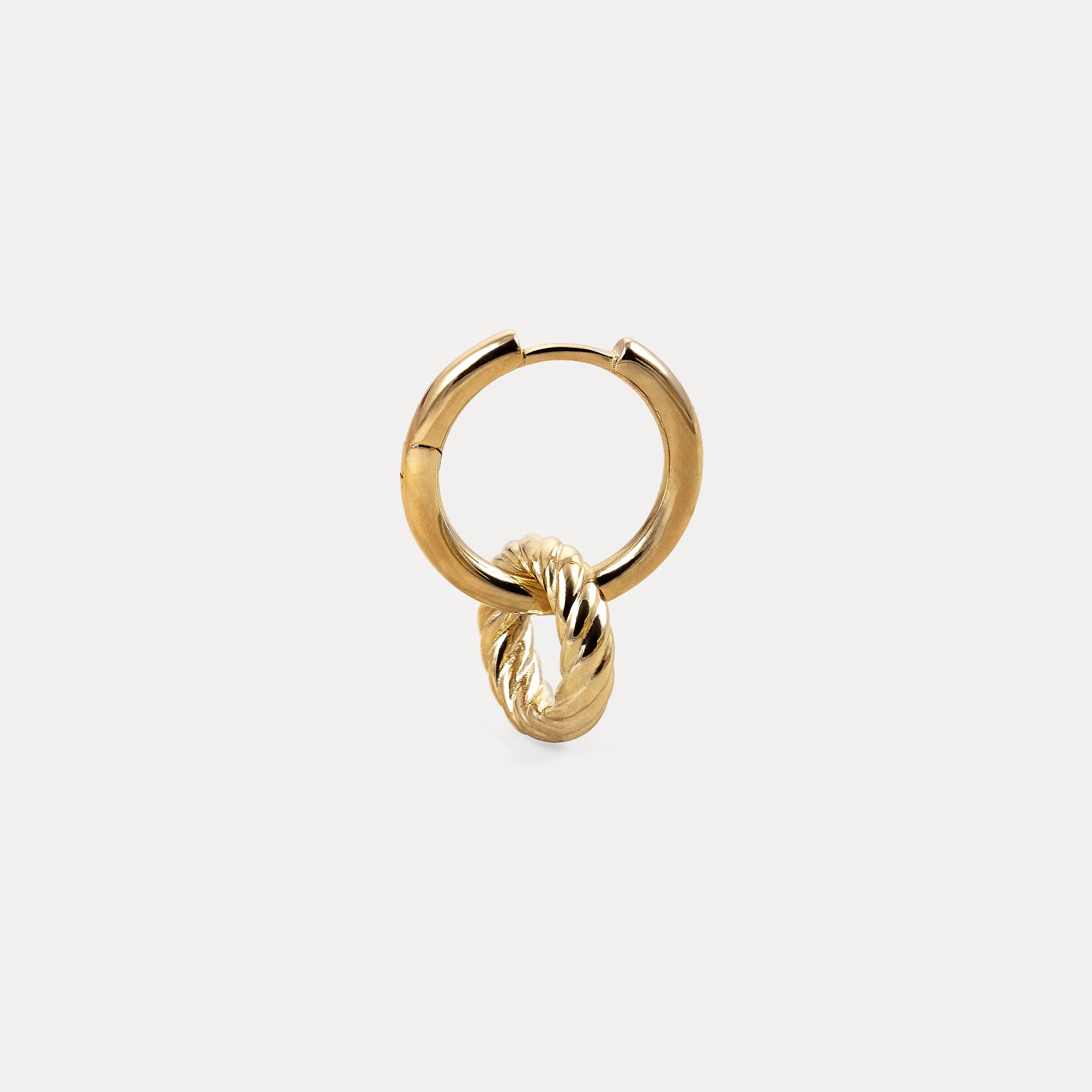 Stilnest Twisted Ring Charm Anhänger 24k Gold Vermeil für Kreolen